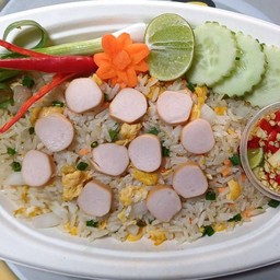 ข้าวผัดไส้กรอก