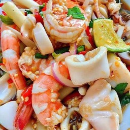 ยำทะเลล้วน กุ้งหมึก