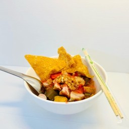 เย็นตาโฟหมูกรอบหมูแดง