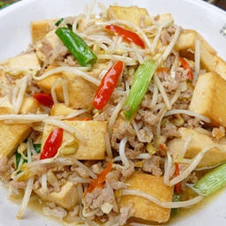 ผัดถั่วงอกเต้าหู้หมูสับ