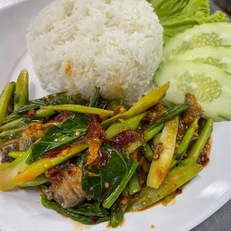 ข้าวคะน้าปลากระป๋อง