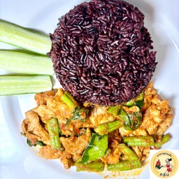 เนื้อชิ้น ผัดพริกแกง