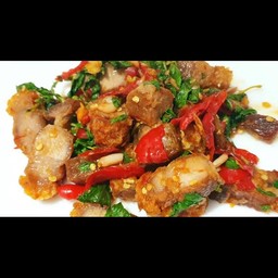 ผัดกะเพราหมูกรอบ