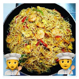 ผัดก๋วยเตี๋ยวสิงค์โปร์ กุ้งสด กุ้นเชียงหมู(อาหารนานาชาติ)