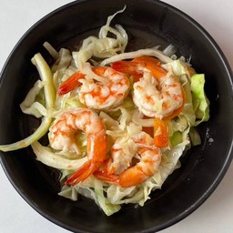 ผัดกะหล่ำปลีใส่กุ้งสด