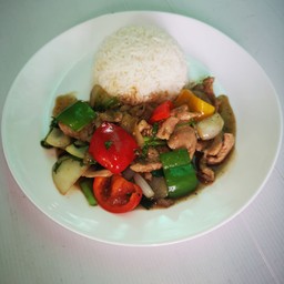 ผัดพริกสด (พริกหยวก)