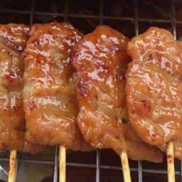 กนกกาญจน์ ข้าวเหนียว หมูปิ้ง