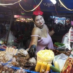 แม่ค้าดอกไม้แดงคนเดิม ตอนนี้ไม่ได้ติดแล้วจ๊ะ