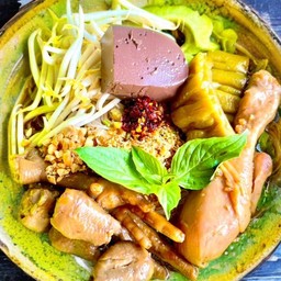 ก๋วยเตี๋ยวไก่มะระเส้นเล็ก