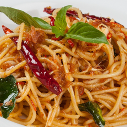 พาสต้าพริกกระเทียมปลาเค็ม