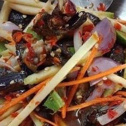 ยำมะม่วงปูจืด