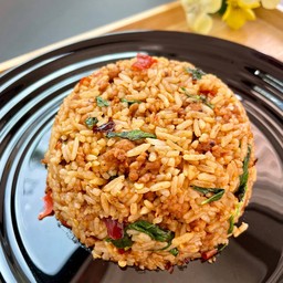 กะเพราหมูสับข้าวคลุก