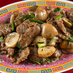 ข้าว หมู หรือเนื้อ ผัดน้ำมันหอยใส่เห็ด