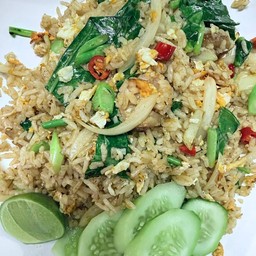 ข้าวผัดคะน้าปลาเค็ม