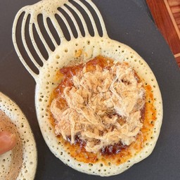 โตเกียวไส้พริกเผาไก่หยองชุดละ 2 ชิ้น