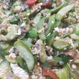 แตงกวาผักไข่หมูสับ