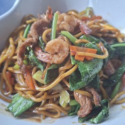 ผัดหมี่เหลือง ( หมู +กุ้ง)