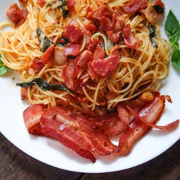 พาสต้าพริกกระเทียมเบคอน