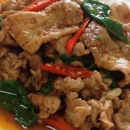 ร้านพี่นัทก๋วยเตี๋ยวไก่ ตามสั่ง ชอยสดใส