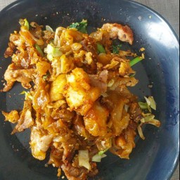 ผัดซีฮิ๊วไก่กรอบ