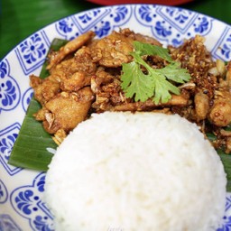 หมูนุ่มทอดกระเทียม (ราดข้าว)