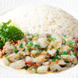 ข้าว ไก่ หรือหมู ผัดพริกขี้หนูสวนใส่เห็ด