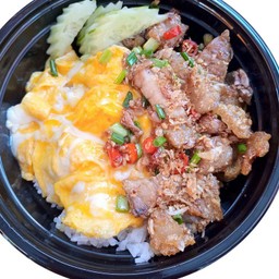 ข้าว-หมูกรอบคั่วพริกเกลือ+ไข่ข้น