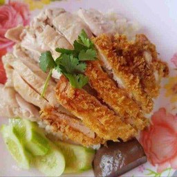 ข้าวมันไก่ผสม พิเศษ + เกาเหลาหมู/เนื้อ พิเศษ + แถมแคบหมู 2 ถุง