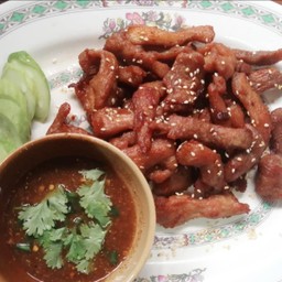 หมูทอดเปล่า ใหญ่