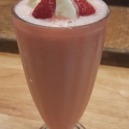 สตรอเบอรี่+กล้วย สมูทตี้ Strawberry+banana smoothie
