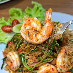 หมี่กระเฉด กุ้ง ทะเล หมูกรอบ