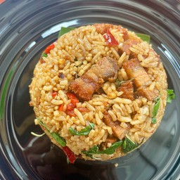 กะเพราหมูกรอบข้าวคลุก