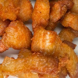 สามชั้นทอดน้ำปลา