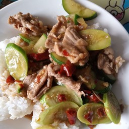 ผัดแตงใส่พริก ใส่หมู