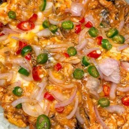 ปลากระป๋องผัดไข่ราดข้าว