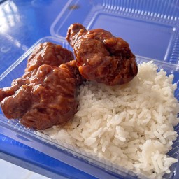 ข้าวไก่ทอดซอสกระเทียม