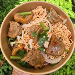 ยำมาม่ากรือโป๊ะ