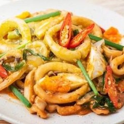 หมึกผัดไข่เค็ม-กับข้าว