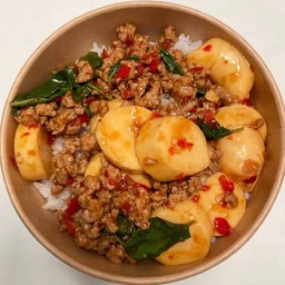 ข้าวกะเพราหมูสับเต้าหู้