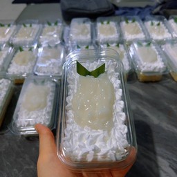 เค้กใบเตย มะพราว