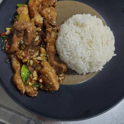 ข้าวราดสามชั้นทอดผัดกะปิ