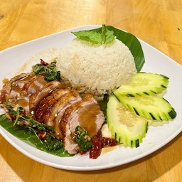 กะเพราเป็ดย่าง ราดข้าว