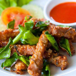 หมูสามชั้นทอดใบมะกรูด