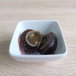 ไข่เยี่ยวม้า 皮蛋
