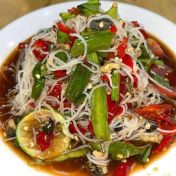 ตำขนมจีนใส่หอยเชอ