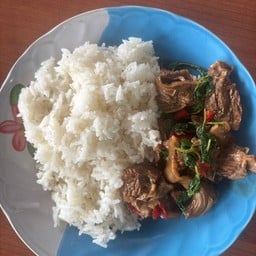 กะเพราหมูตุ๋น