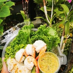 เมี่ยงผักสดสลัดกับขนมจีนใต้ By.onechan