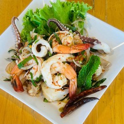 ลาบทะเล (กุ้ง หมึก)🦞🦑