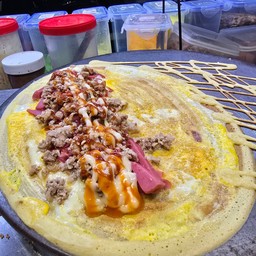 โตเกียวจัมโบ้ไส้กรอกแดงหมูสับไข่