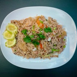 ข้าวผัดแหนมแซมกิมจิ | Fried Rice w/Fermented Pork & Kimchi
